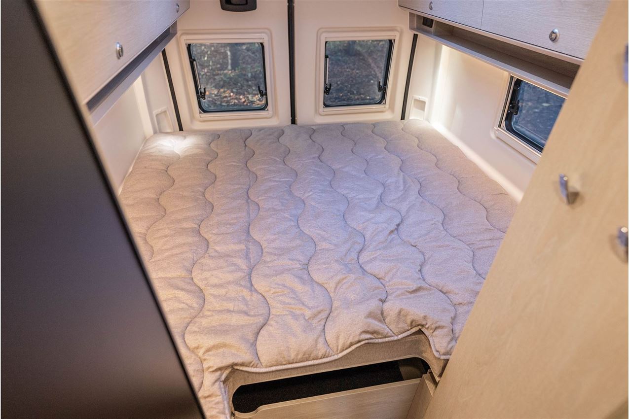 Tourne 6.4 Cruise aut. gear - Black