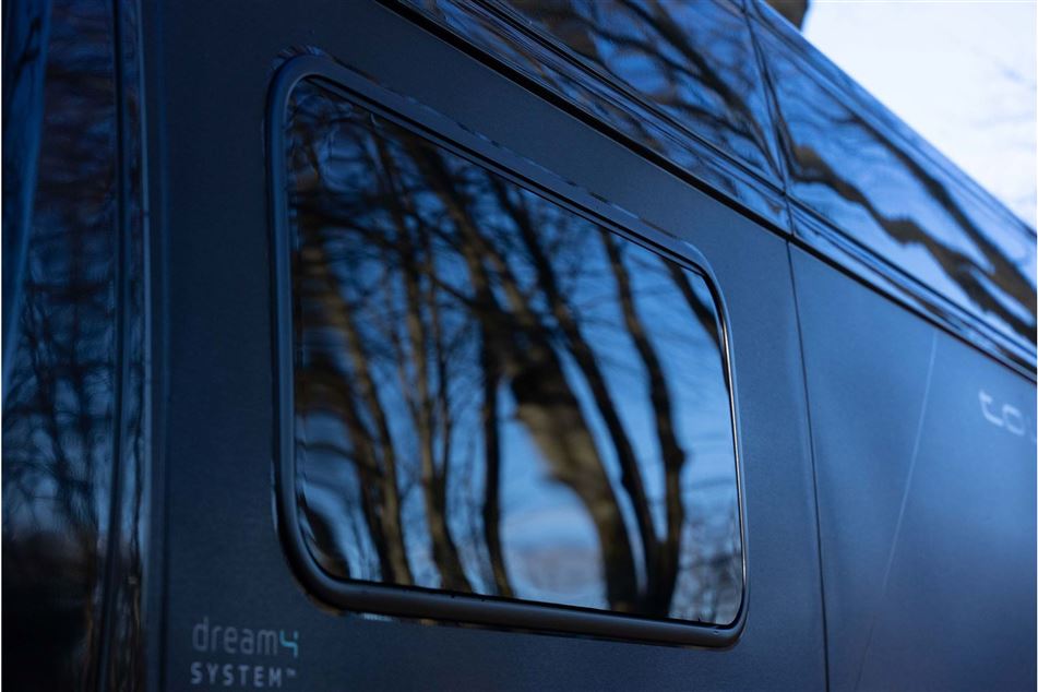 Tourne 6.4 Cruise aut. gear - Black