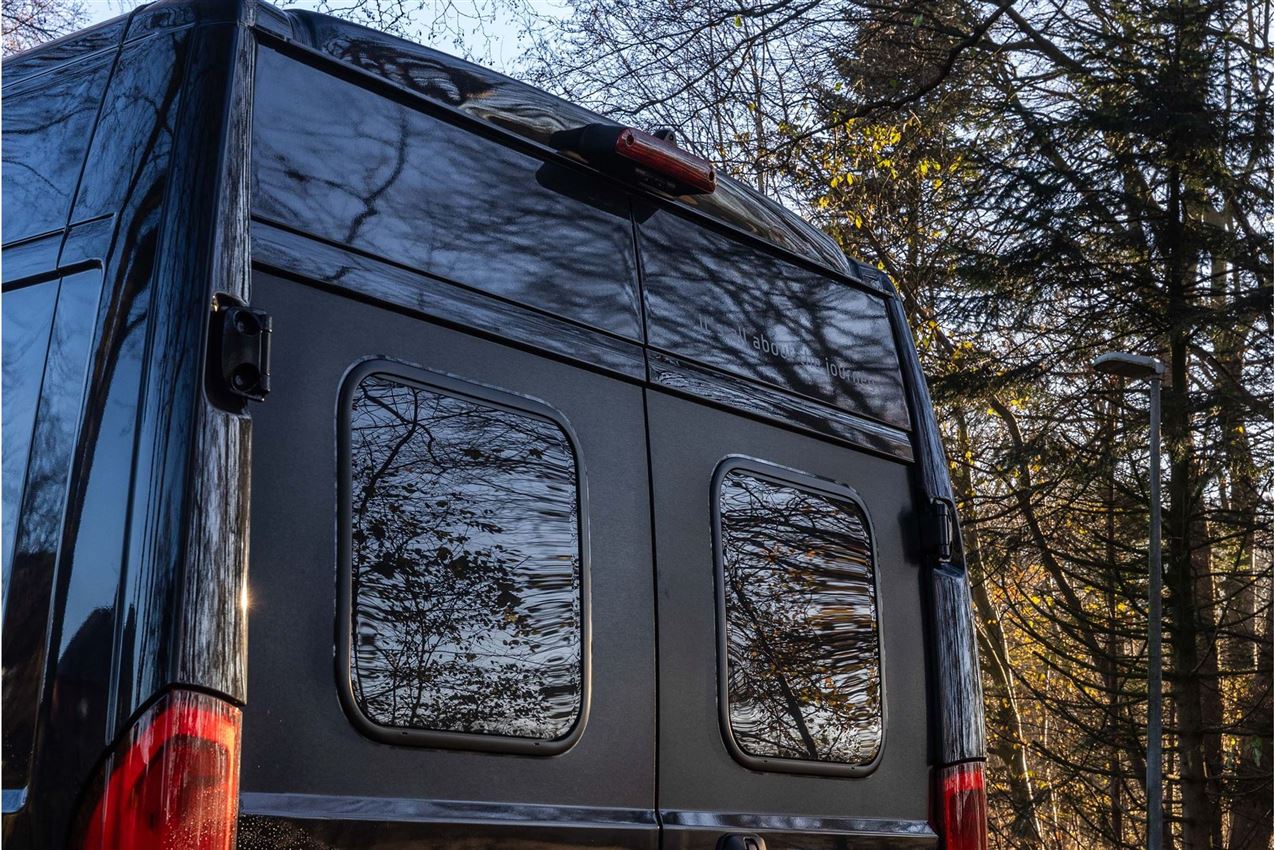 Tourne 6.4 Cruise aut. gear - Black