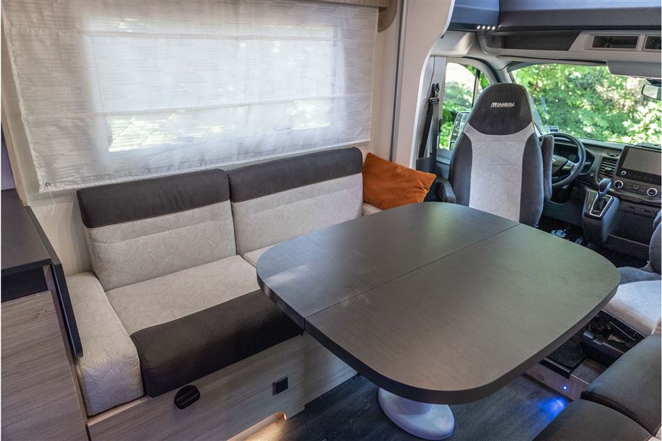 Chausson 640 Titanium VIP