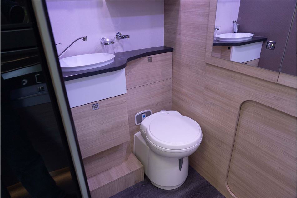 Chausson 640 Titanium VIP