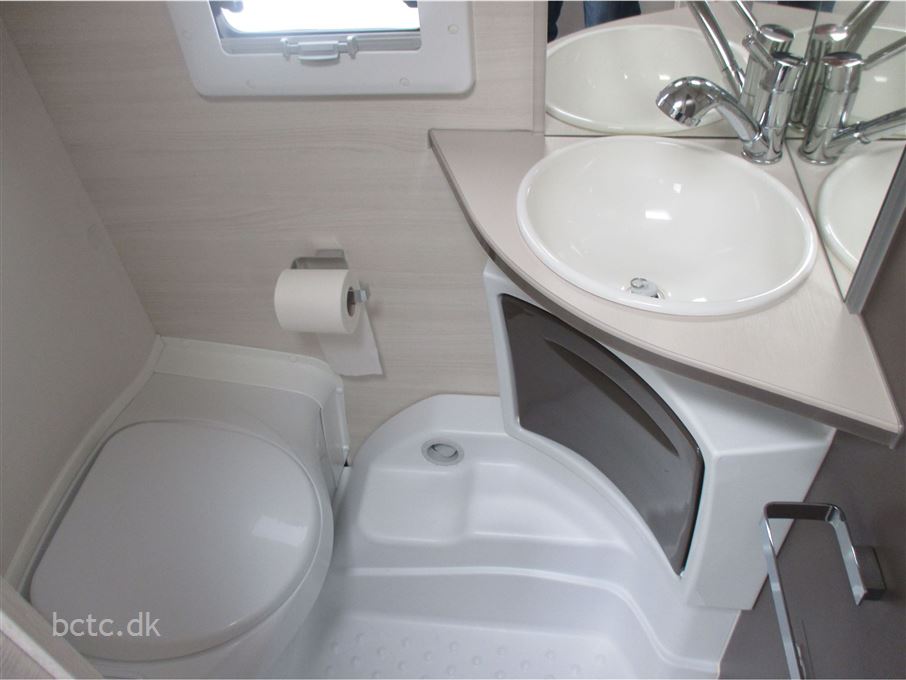 Caravelair Artica 492