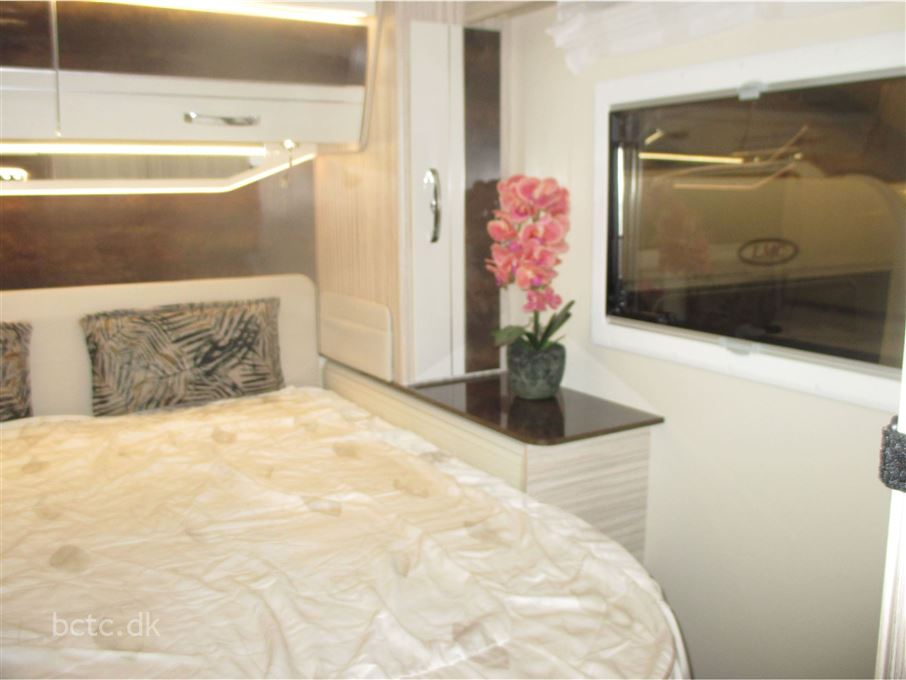 Elnagh Magnum 582