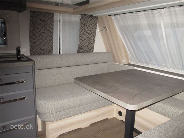 Hobby De Luxe 495 WFB