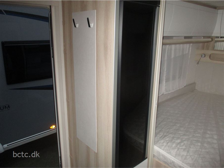 Hobby De Luxe 495 WFB