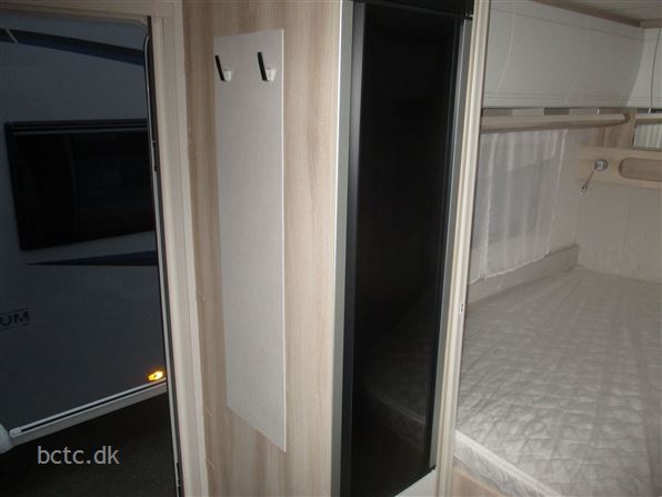 Hobby De Luxe 495 WFB