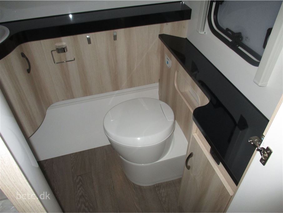 Hobby De Luxe 495 WFB
