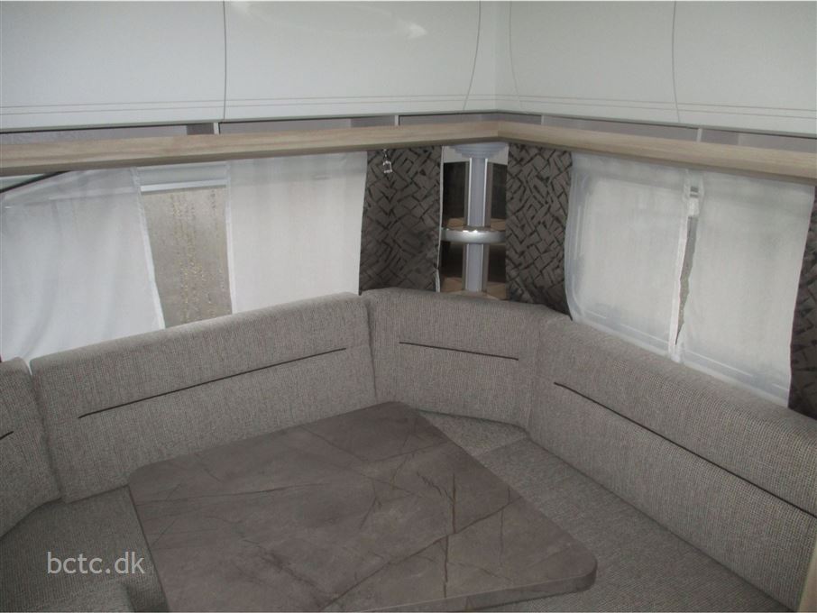 Hobby De Luxe 495 UL