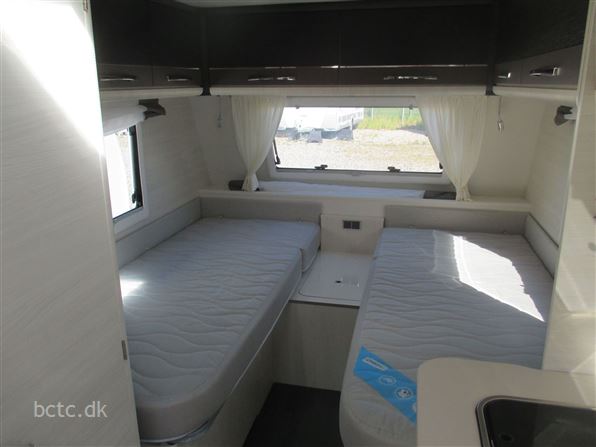 Caravelair Artica 492