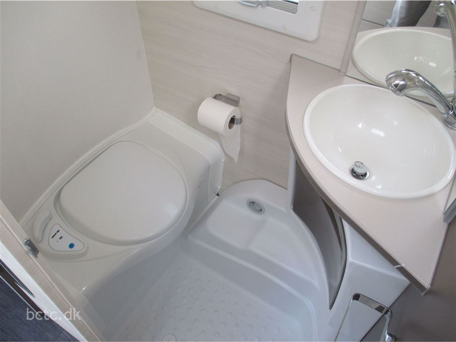 Caravelair Artica 492