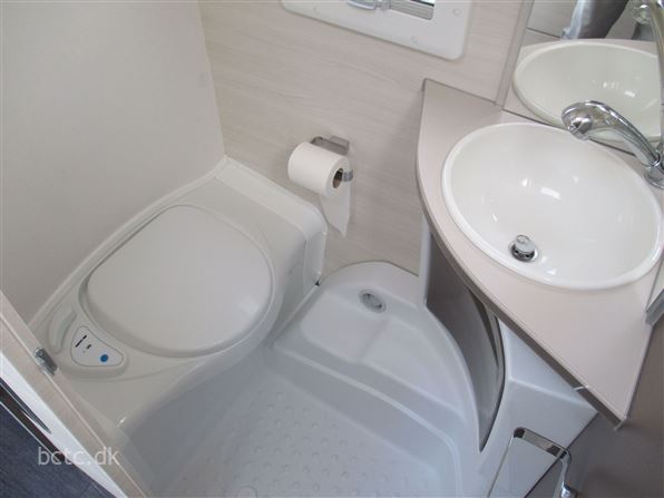 Caravelair Artica 492