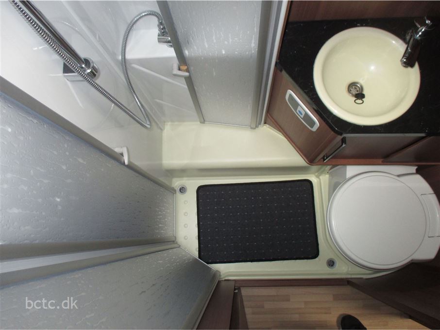 LMC Explorer Comfortline I680 G AUT.