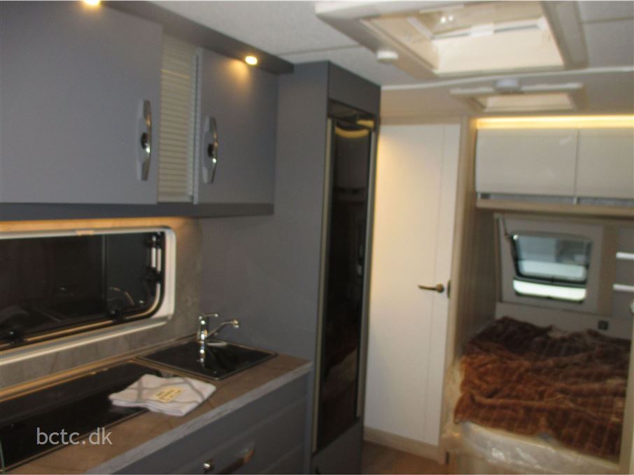 Hobby De Luxe 460 Ufe