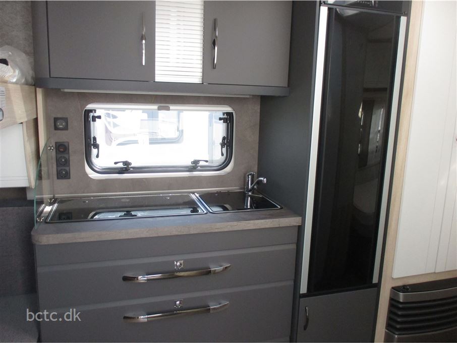 Hobby De Luxe 515 UHL
