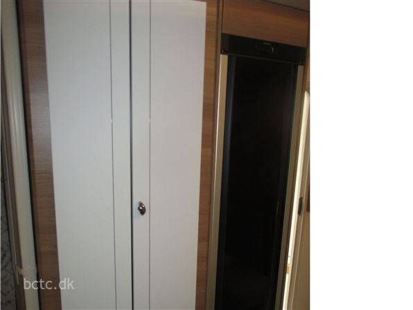 Hobby De Luxe 460 SFf