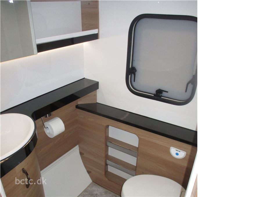 Hobby De Luxe 460 SFf