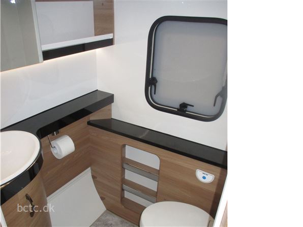 Hobby De Luxe 460 SFf