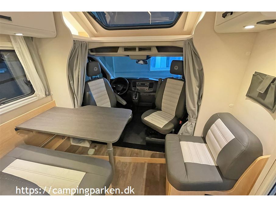 SunLight T 690L Adventure Aut. gear