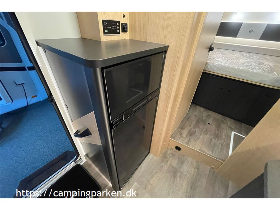 SunLight T 690L Adventure Aut. gear