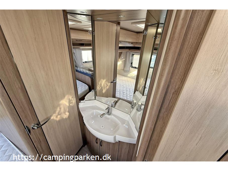 Hobby De Luxe 400 SFE