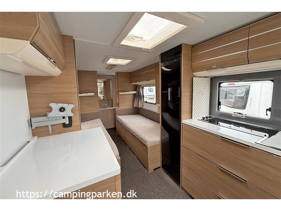 Adria Adora 572 UT