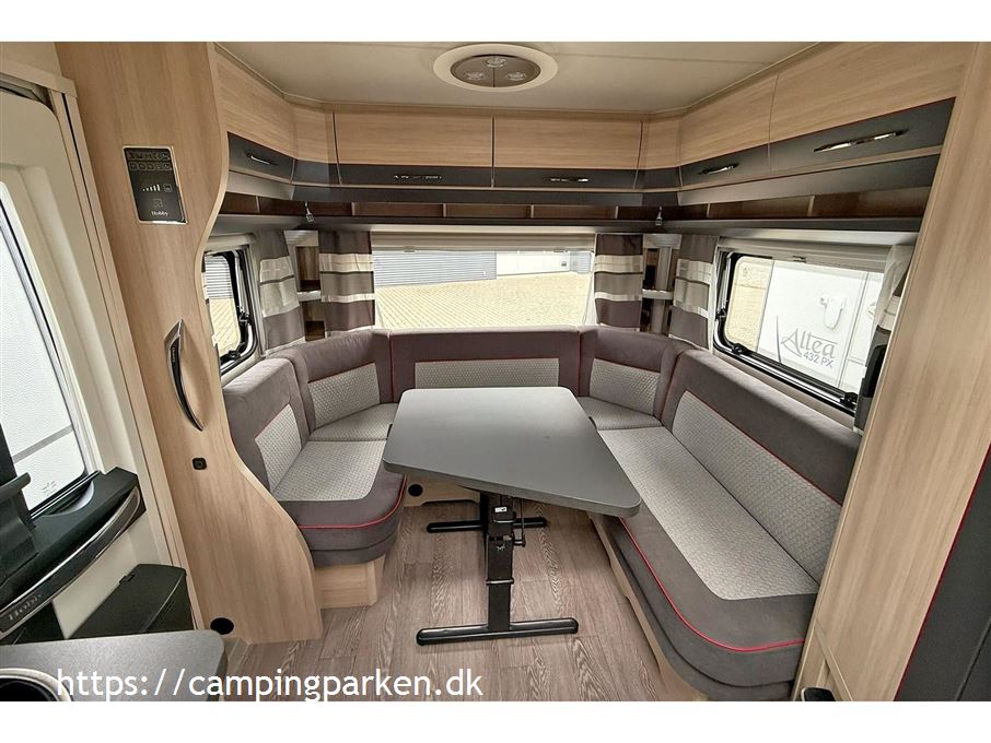 Hobby De Luxe Edition 495 UL