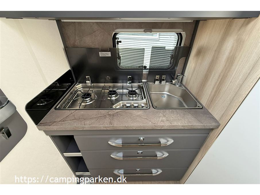 Hobby De Luxe 460 SFf