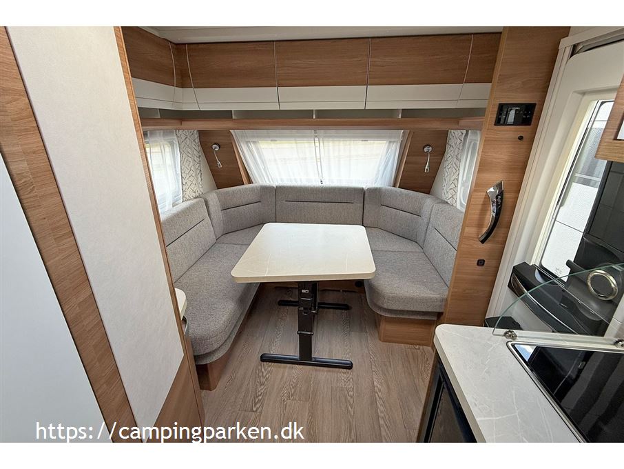 Hobby De Luxe 460 LU