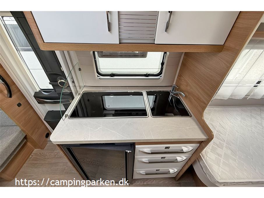 Hobby De Luxe 460 LU