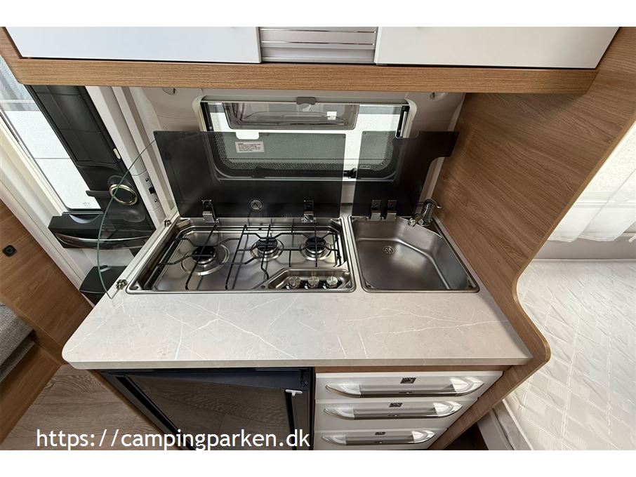 Hobby De Luxe 460 LU
