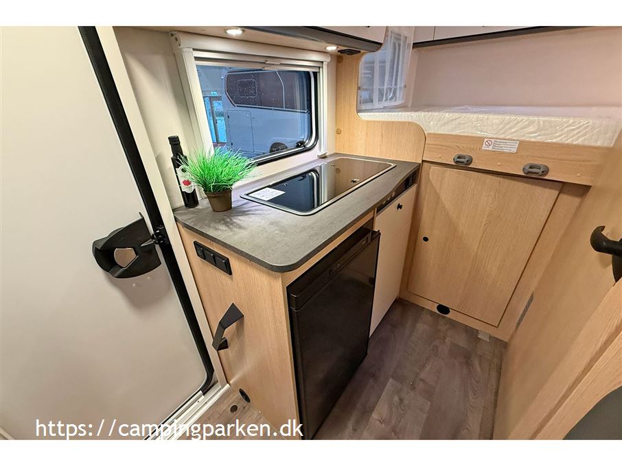 SunLight VAN V60 Adventure