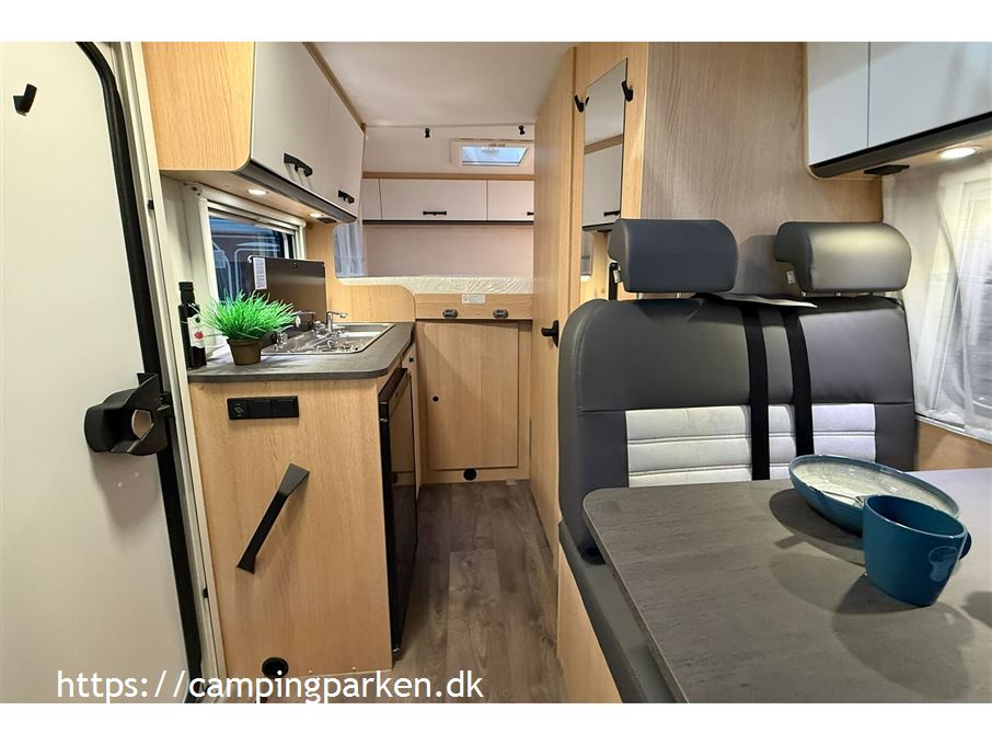 SunLight VAN V60 Adventure