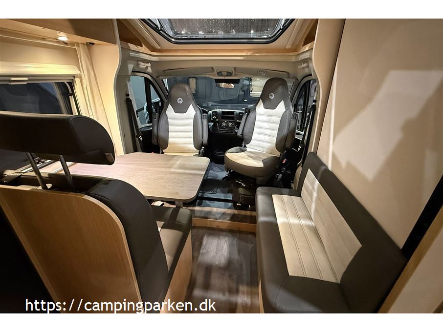SunLight VAN V67S