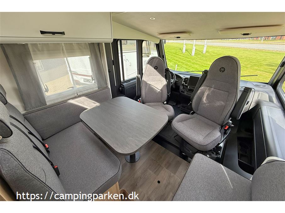 SunLight I 68 Adventure Edition