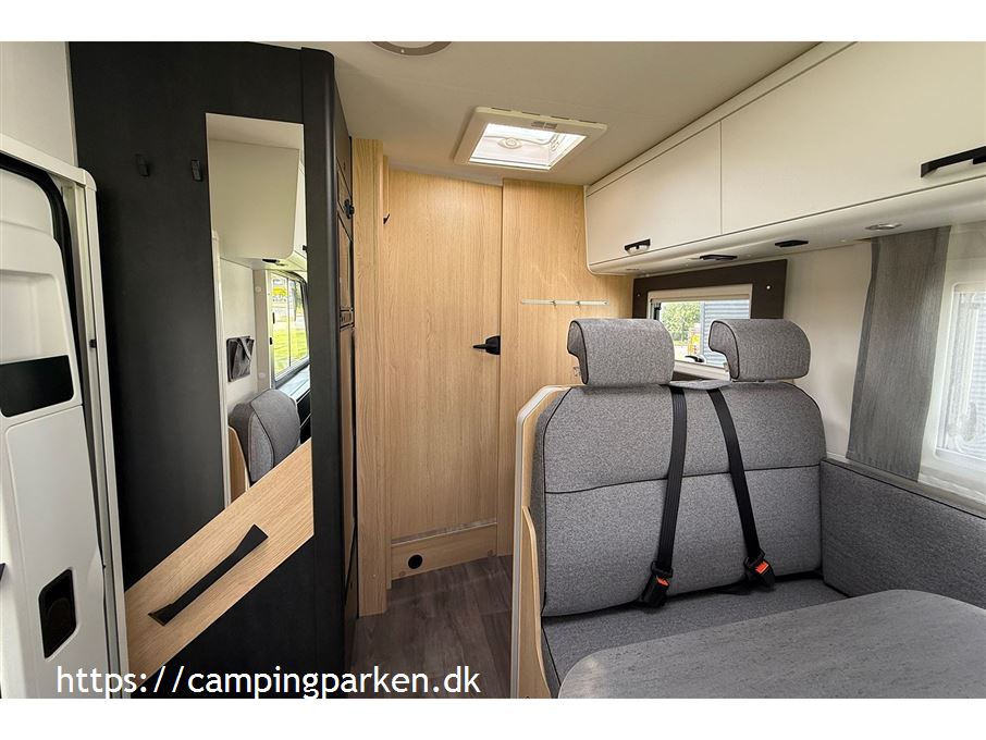 SunLight I 68 Adventure Edition