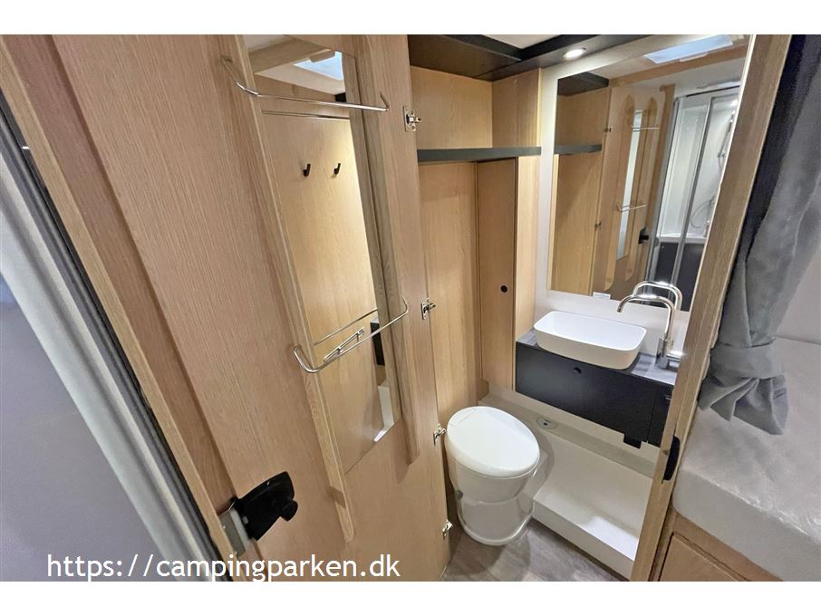 SunLight T68 Adventure aut. gear