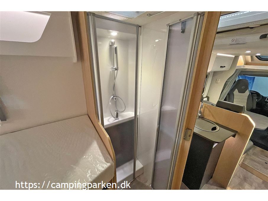 SunLight T68 Adventure aut. gear