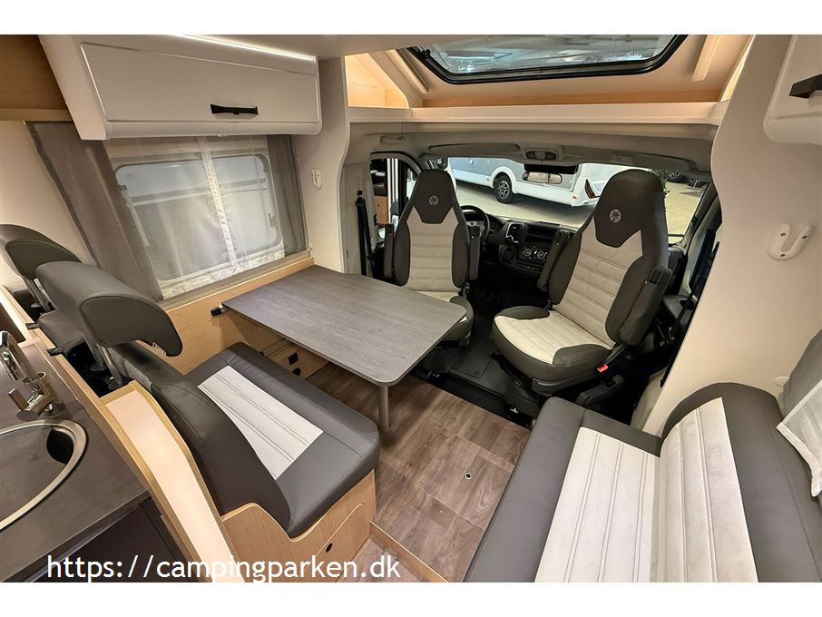 SunLight T67 Adventure