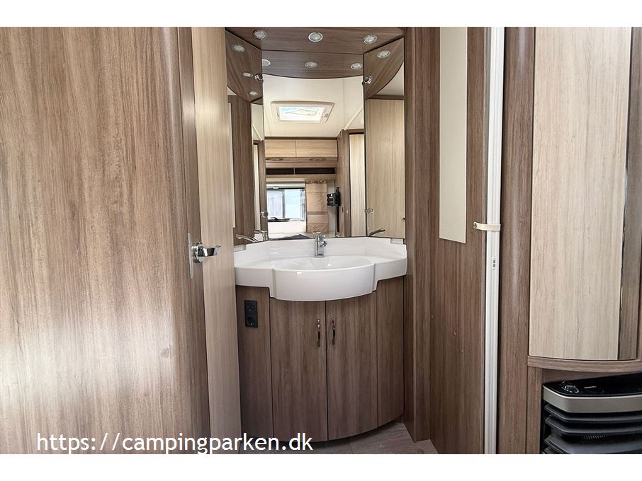 Hobby De Luxe 460 UFe