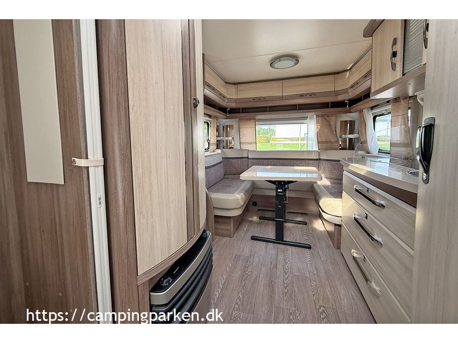 Hobby De Luxe 460 UFe