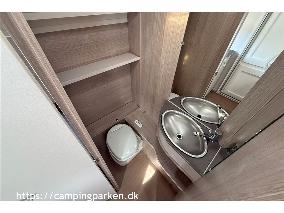Bürstner Premio Life 425