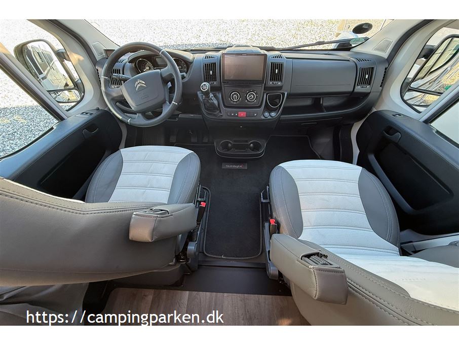 SunLight Van V66 Adventure