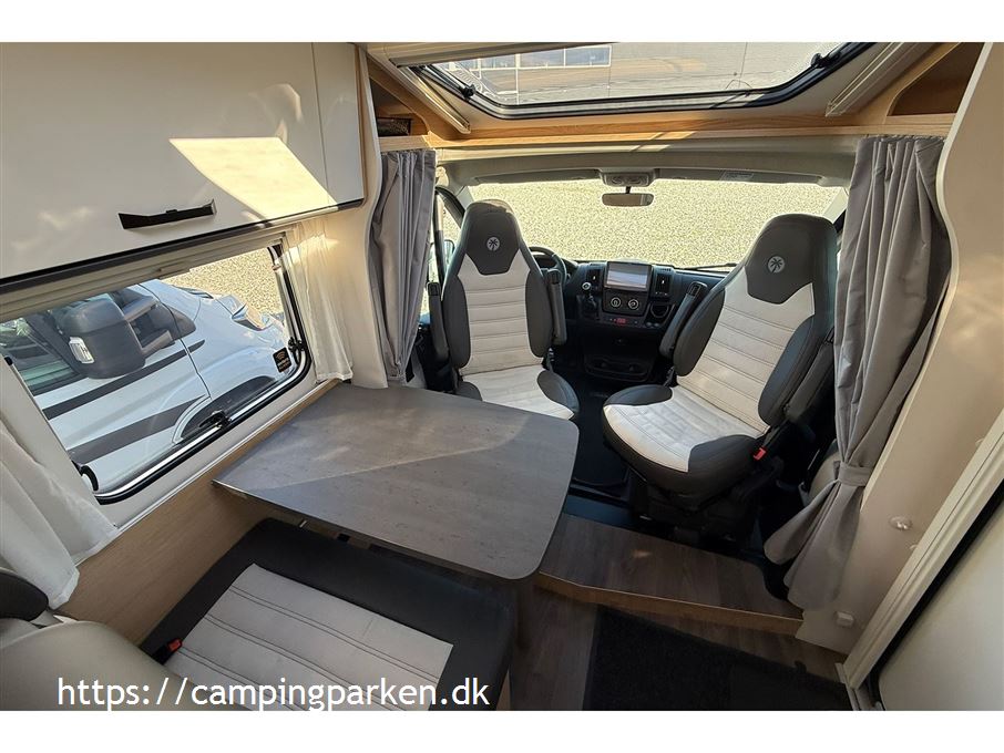 SunLight Van V66 Adventure