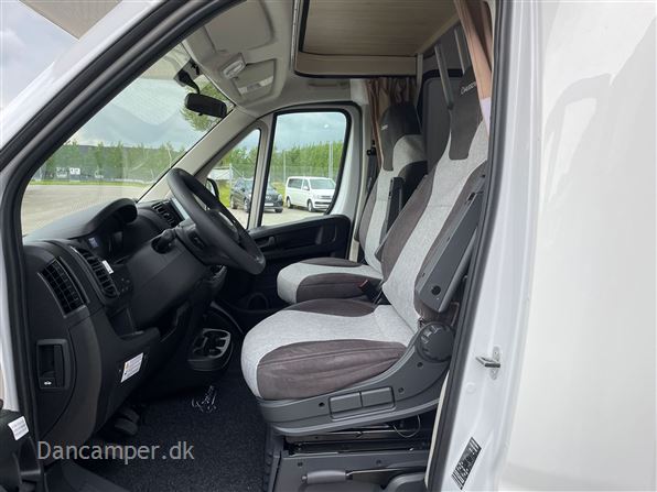 Chausson C727 First Line