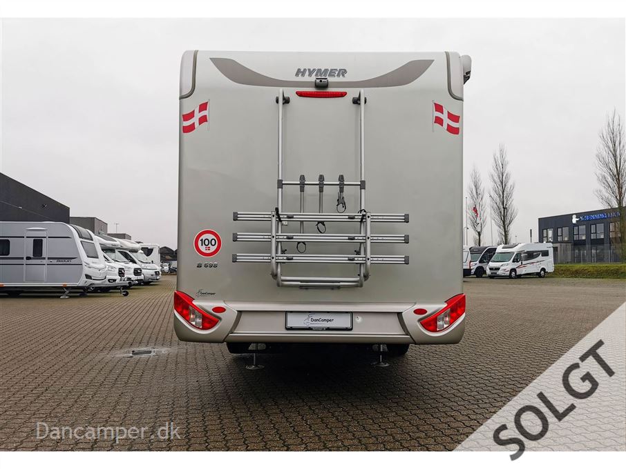 Hymer B 698