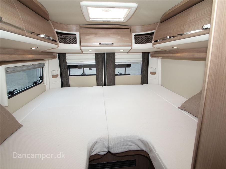 Carthago van 640 LE Chaming Charming