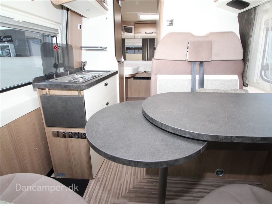 Carthago van 640 LE Chaming Charming