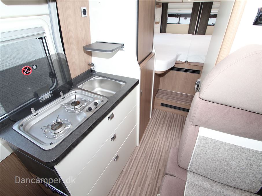 Carthago van 640 LE Chaming Charming