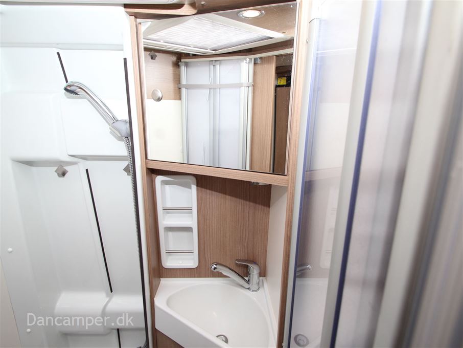 Carthago van 640 LE Chaming Charming