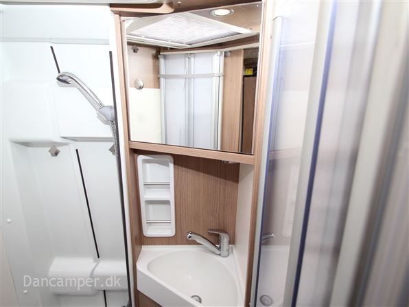 Carthago van 640 LE Chaming Charming